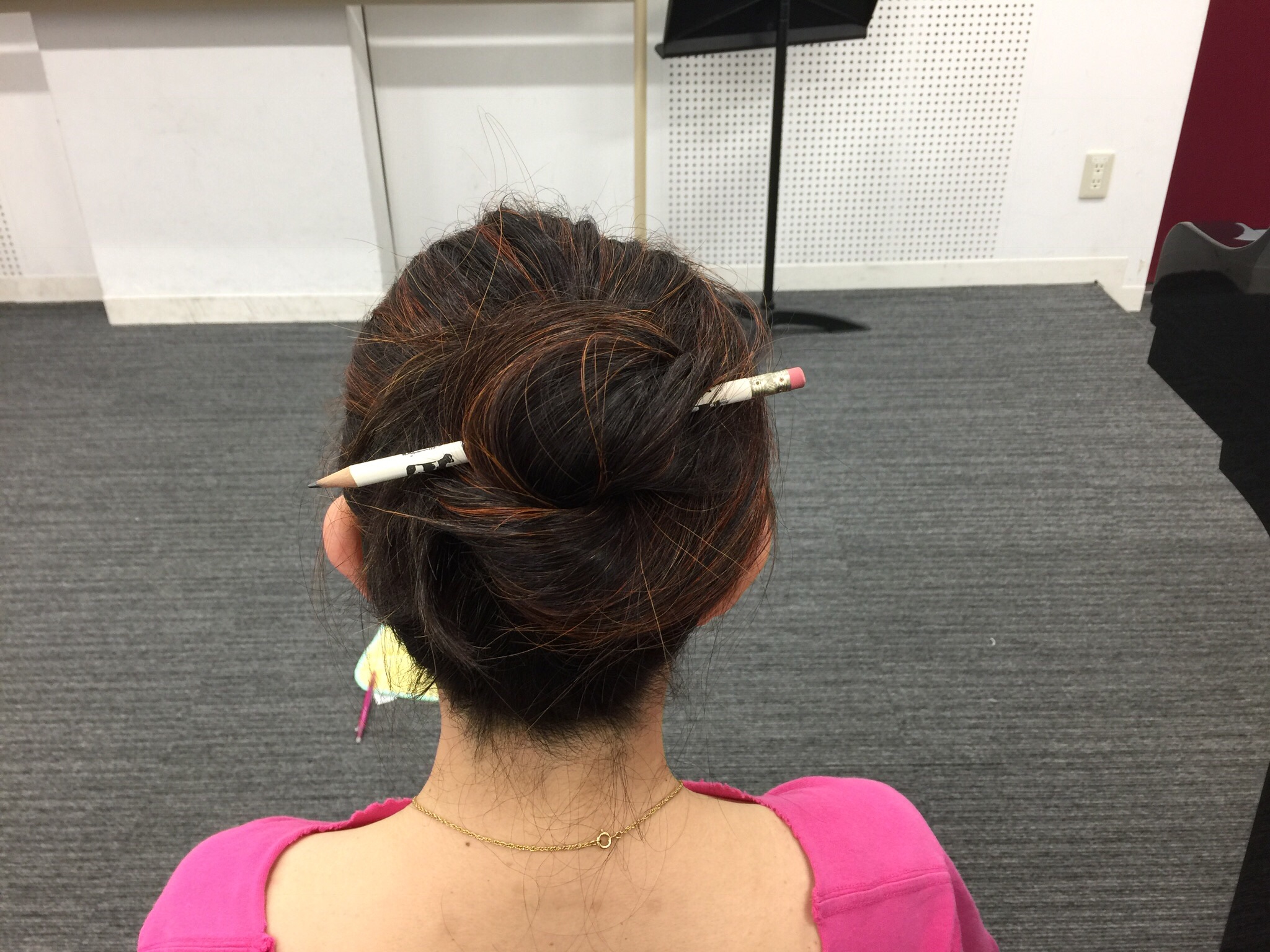 Simple Japanese Hairdo with Just One Pencil!